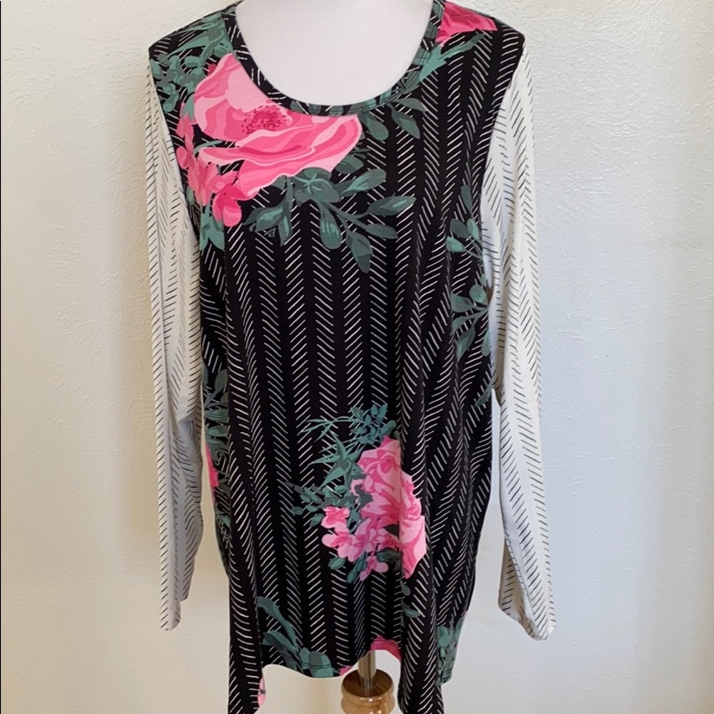 LuLaRoe Lynnae Top 3XL 24-26 Black Pink Rose Floral Long Sleeve High Low